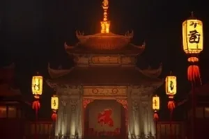 第七次搬家剧照，走廊里堆叠的纸箱与半开的房门
